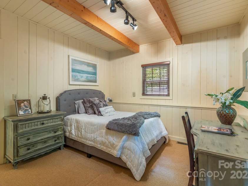 1213 Bull Pen Road, Cashiers, NC 28717.  MLS# CAR4140800, YatesRealty ID 99. 