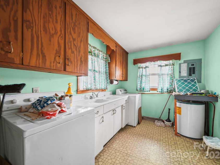 3710 Camden Road, Marshville, NC 28103.  MLS# CAR4309082, YatesRealty ID 990. Laundry room: space to make another bathroom/laundry room  