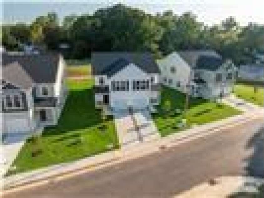 616 Smith Street, Mooresville, NC 28115.  MLS# CAR4223390, YatesRealty ID 990. 