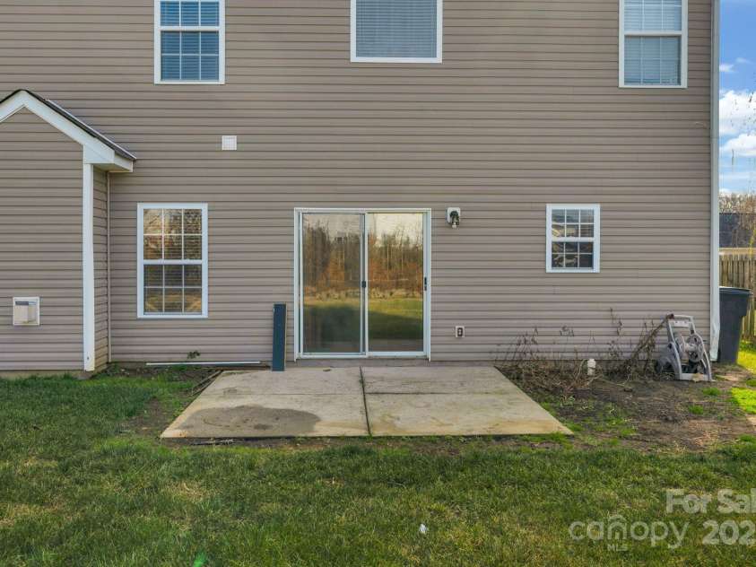 7027 Napton Court, Charlotte, NC 28213.  MLS# CAR4315072, YatesRealty ID 990. 