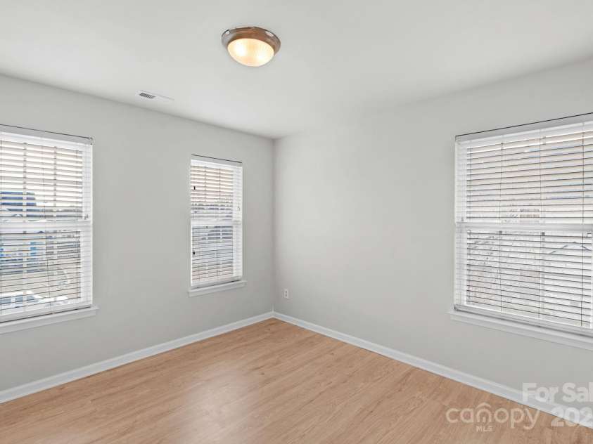 7027 Napton Court, Charlotte, NC 28213.  MLS# CAR4315072, YatesRealty ID 990. 