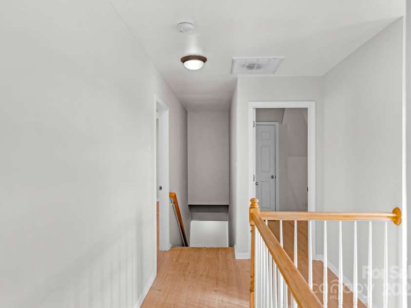 7027 Napton Court, Charlotte, NC 28213.  MLS# CAR4315072, YatesRealty ID 990. 