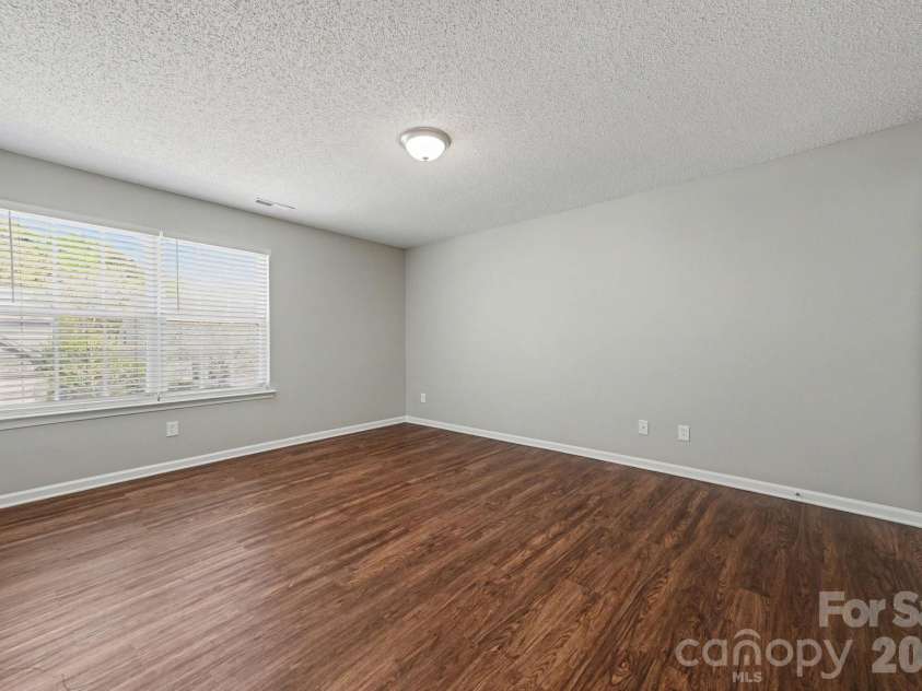 10741 Glenluce Avenue, Charlotte, NC 28213.  MLS# CAR4365025, YatesRealty ID 9900. 