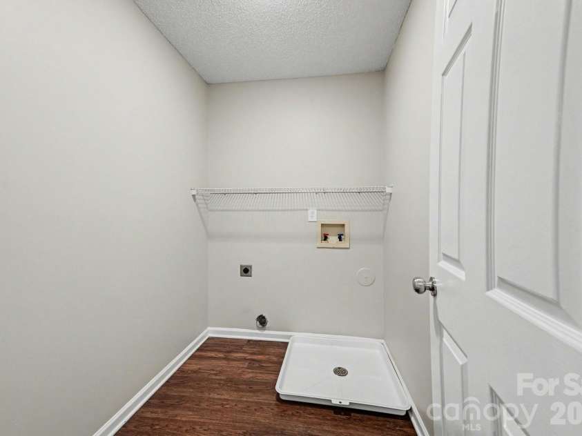 10741 Glenluce Avenue, Charlotte, NC 28213.  MLS# CAR4365025, YatesRealty ID 9900. 