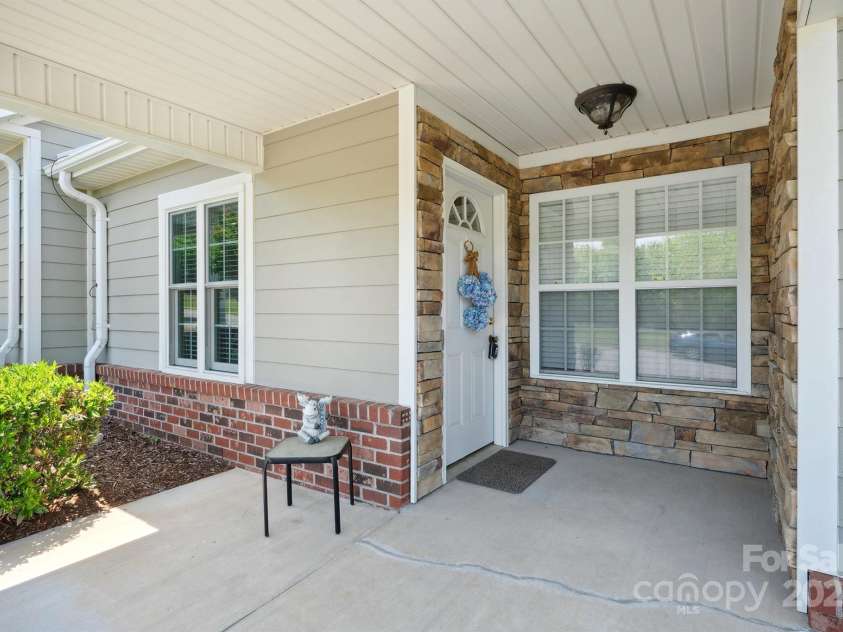 108 IVY Court, Morganton, NC 28655.  MLS# CAR4250773, YatesRealty ID 9901. 