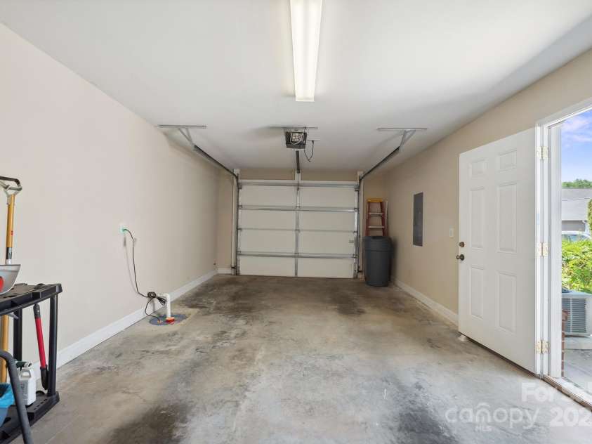 108 IVY Court, Morganton, NC 28655.  MLS# CAR4250773, YatesRealty ID 9901. 
