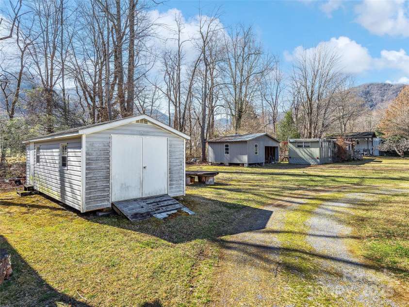 74 Badd Lane, Maggie Valley, NC 28751.  MLS# CAR4314293, YatesRealty ID 9901. 