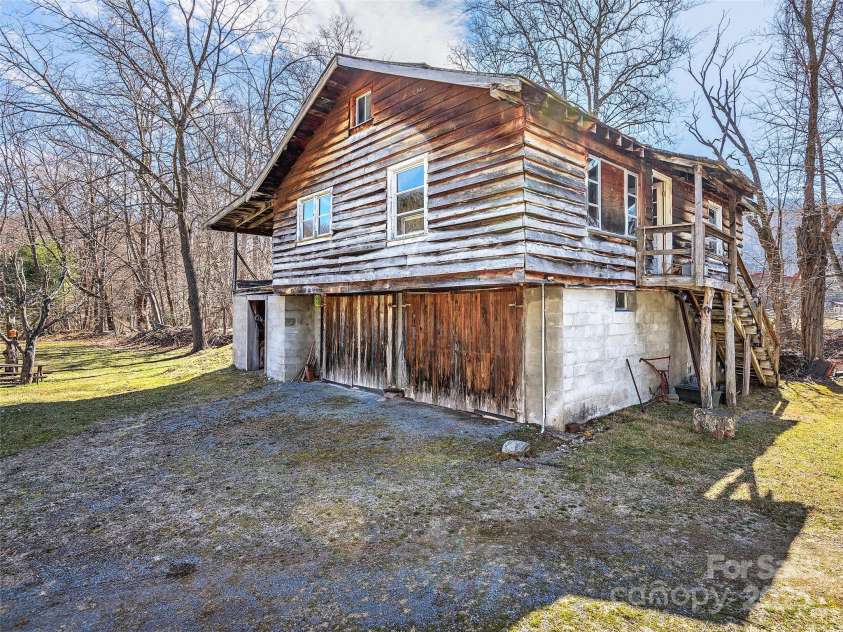 74 Badd Lane, Maggie Valley, NC 28751.  MLS# CAR4314293, YatesRealty ID 9901. 