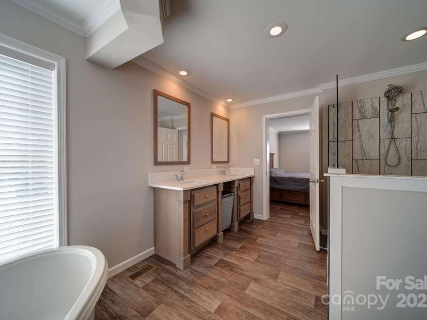 428 Long Branch Church Road, Jefferson, SC 29718.  MLS# CAR4320167, YatesRealty ID 9902. Primary Bathroom