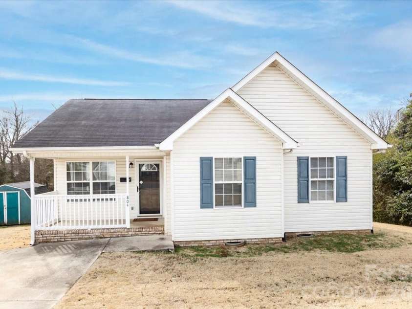 804 Caldwell Street, Belmont, NC 28012.  MLS# CAR4337874, YatesRealty ID 9903. 