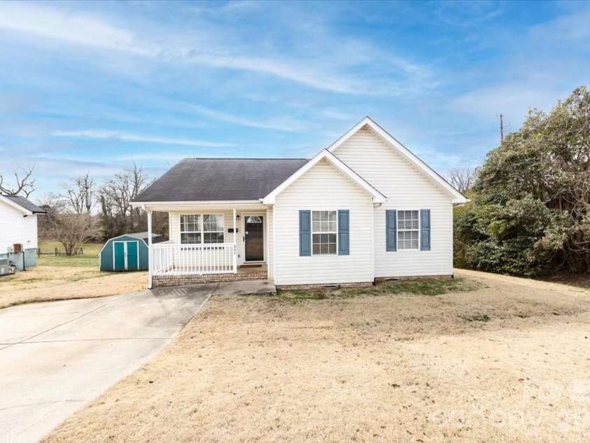 804 Caldwell Street, Belmont, NC 28012.  MLS# CAR4337874, YatesRealty ID 9903. 