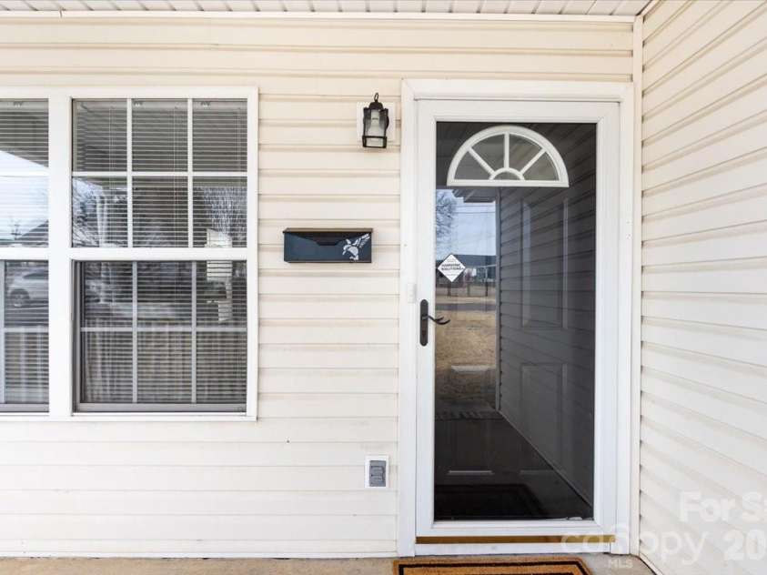 804 Caldwell Street, Belmont, NC 28012.  MLS# CAR4337874, YatesRealty ID 9903. 