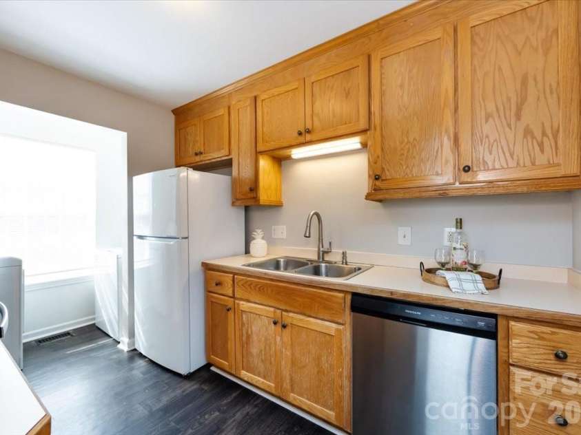 804 Caldwell Street, Belmont, NC 28012.  MLS# CAR4337874, YatesRealty ID 9903. 