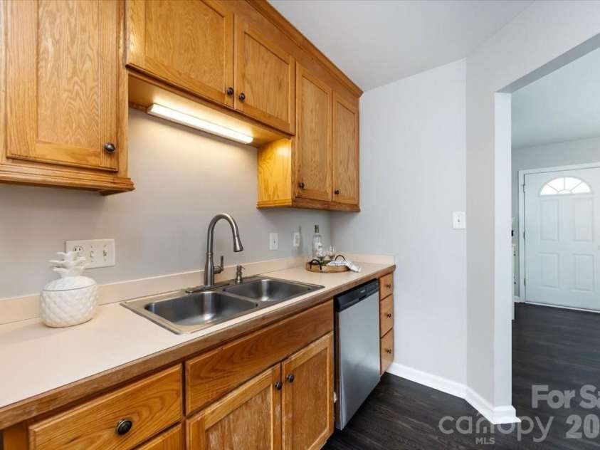 804 Caldwell Street, Belmont, NC 28012.  MLS# CAR4337874, YatesRealty ID 9903. 