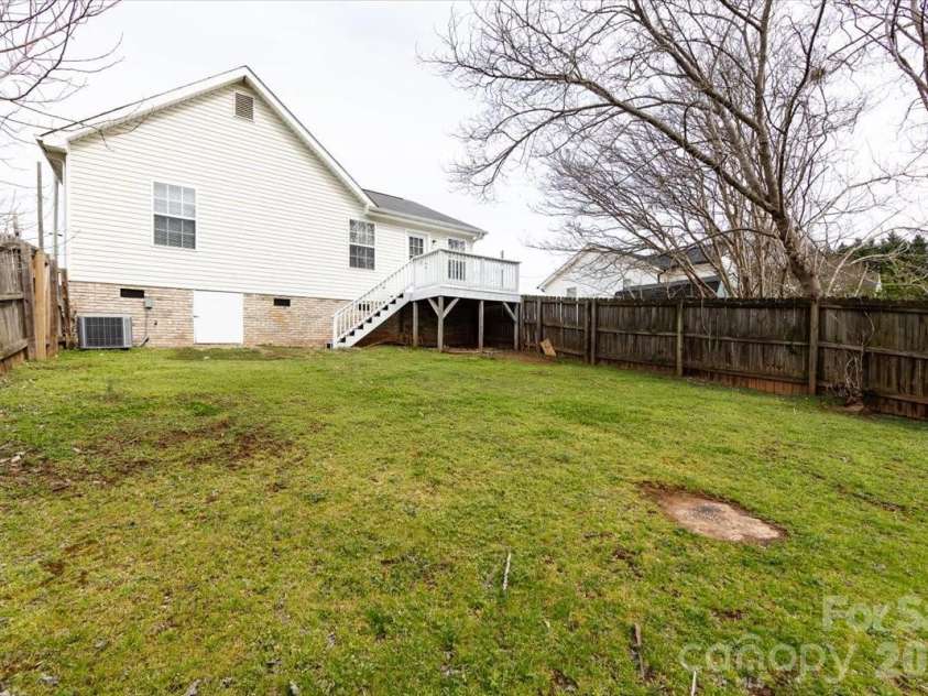 804 Caldwell Street, Belmont, NC 28012.  MLS# CAR4337874, YatesRealty ID 9903. 