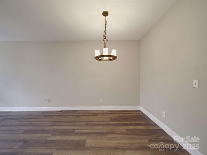 6724 Mallard Park Drive, Charlotte, NC 28262.  MLS# CAR4237131, YatesRealty ID 9904. 