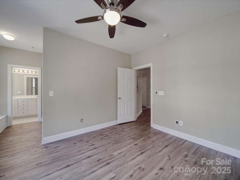 6724 Mallard Park Drive, Charlotte, NC 28262.  MLS# CAR4237131, YatesRealty ID 9904. 