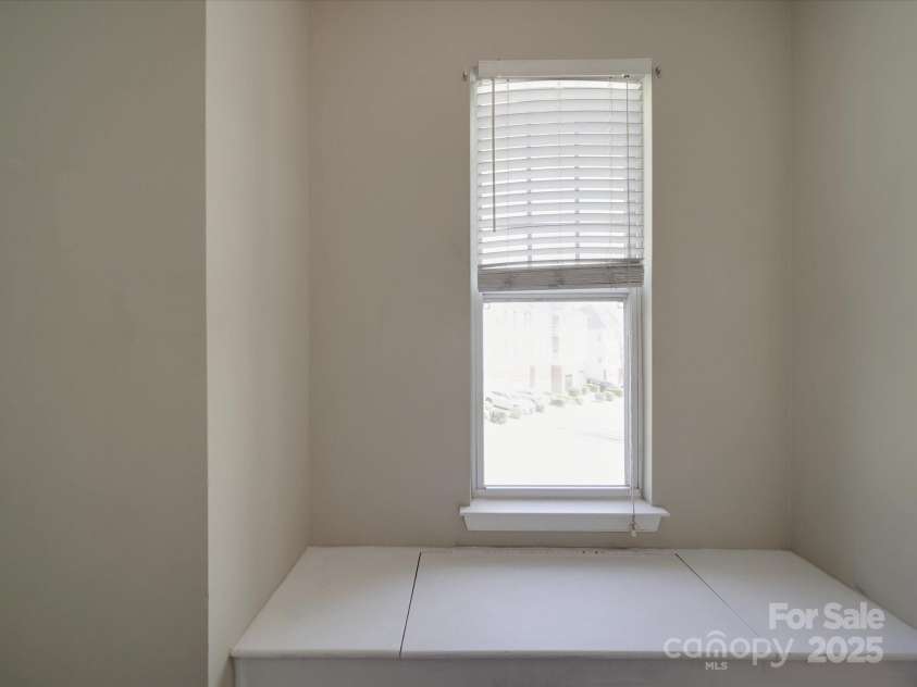 6724 Mallard Park Drive, Charlotte, NC 28262.  MLS# CAR4237131, YatesRealty ID 9904. 