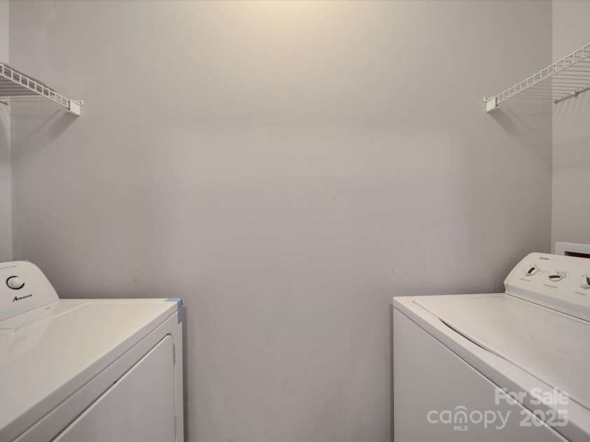 6724 Mallard Park Drive, Charlotte, NC 28262.  MLS# CAR4237131, YatesRealty ID 9904. 