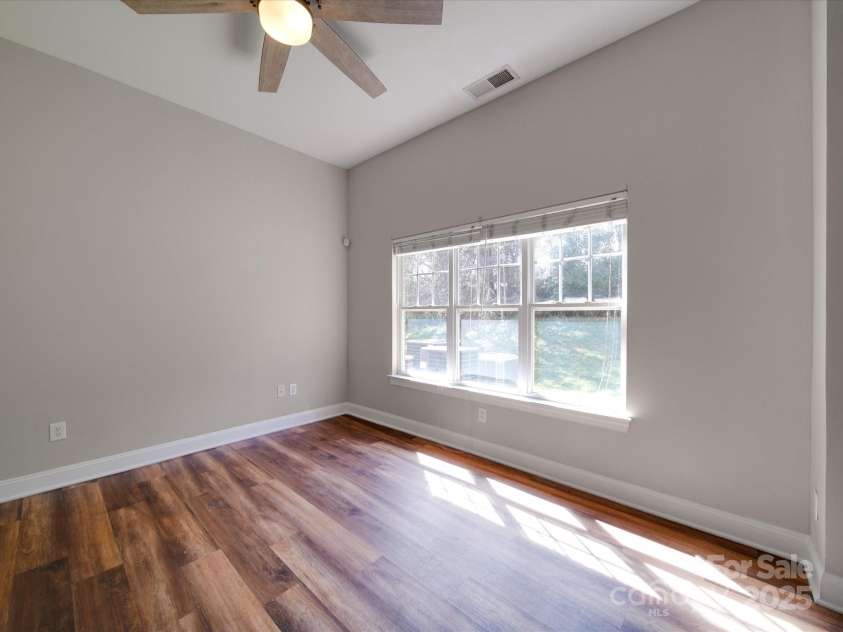 6724 Mallard Park Drive, Charlotte, NC 28262.  MLS# CAR4237131, YatesRealty ID 9904. 