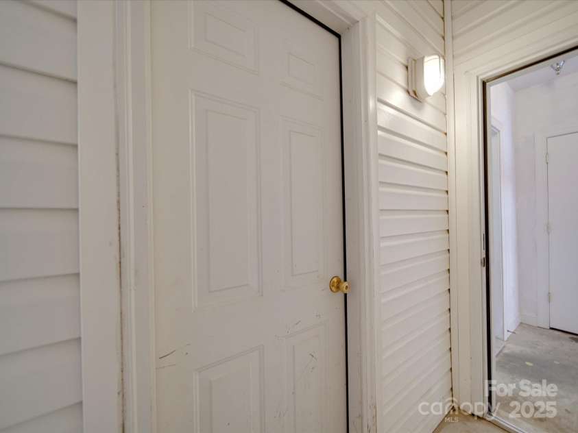 6724 Mallard Park Drive, Charlotte, NC 28262.  MLS# CAR4237131, YatesRealty ID 9904. 