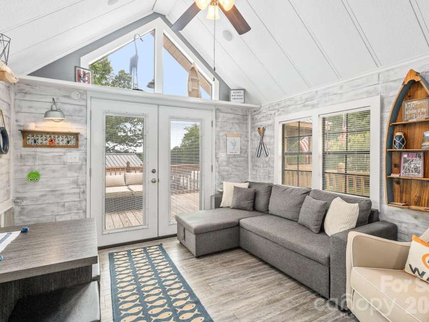 123 Grand View Drive, New London, NC 28127.  MLS# CAR4335956, YatesRealty ID 991. 