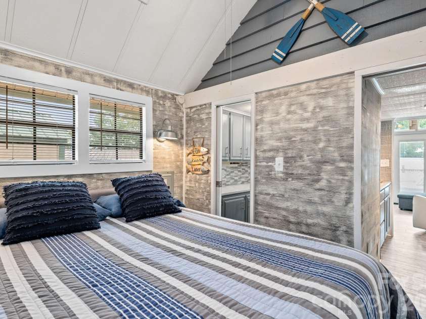 123 Grand View Drive, New London, NC 28127.  MLS# CAR4335956, YatesRealty ID 991. 