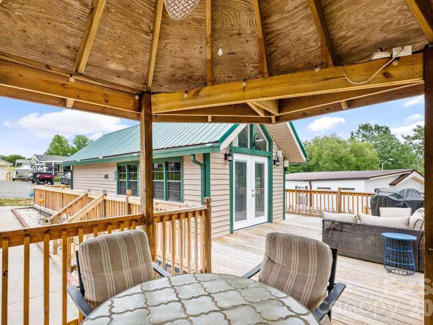 123 Grand View Drive, New London, NC 28127.  MLS# CAR4335956, YatesRealty ID 991. 