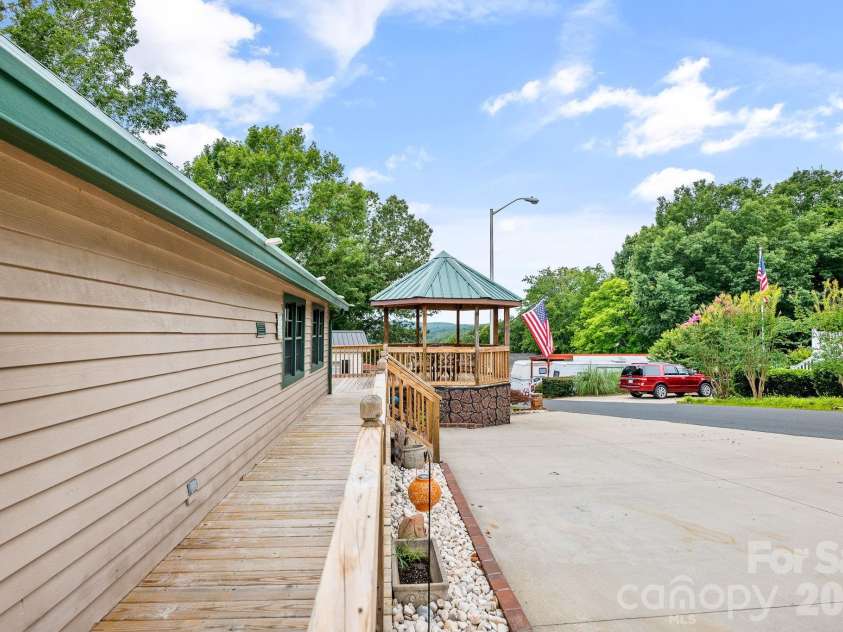 123 Grand View Drive, New London, NC 28127.  MLS# CAR4335956, YatesRealty ID 991. 