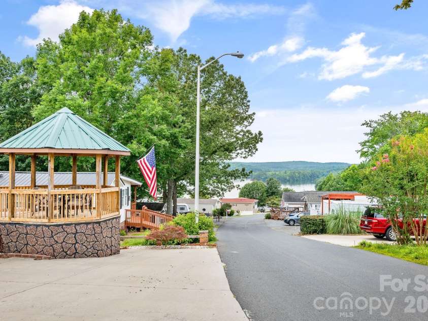 123 Grand View Drive, New London, NC 28127.  MLS# CAR4335956, YatesRealty ID 991. 