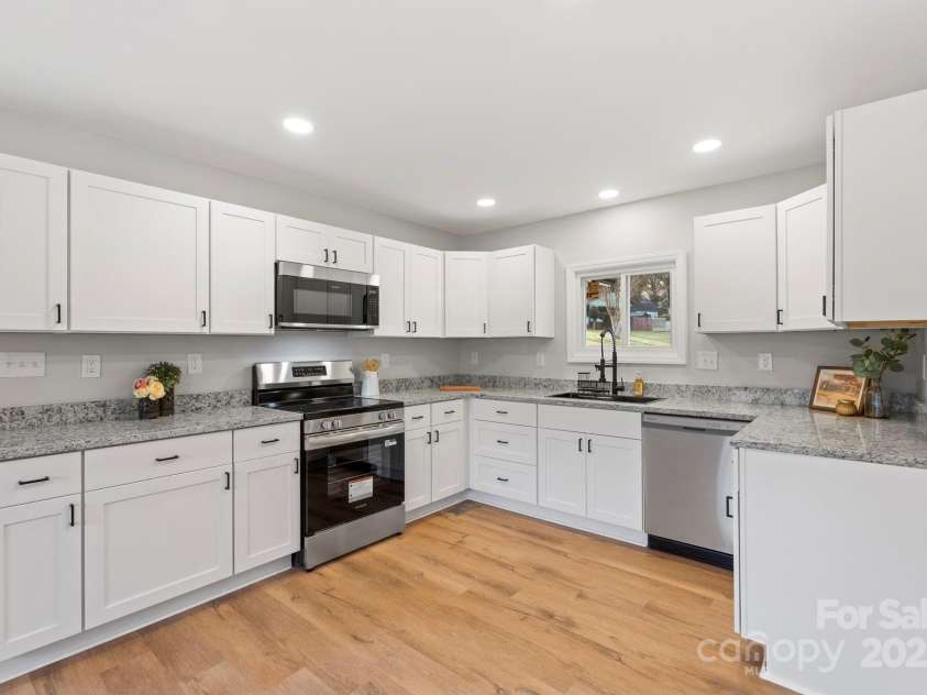 274 Hatley Circle, Concord, NC 28025.  MLS# CAR4309892, YatesRealty ID 991. 