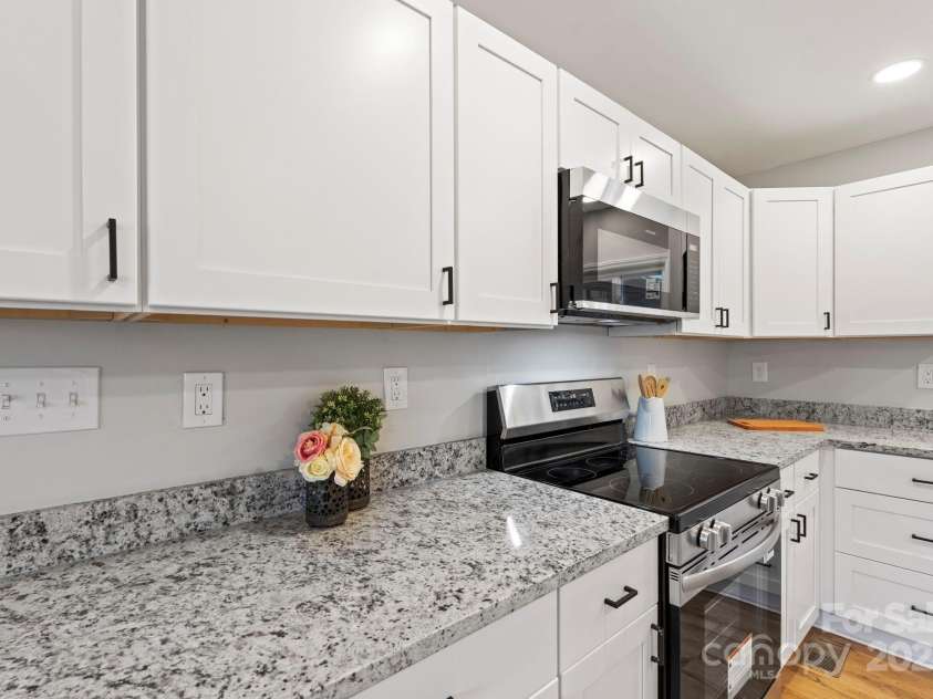 274 Hatley Circle, Concord, NC 28025.  MLS# CAR4309892, YatesRealty ID 991. 