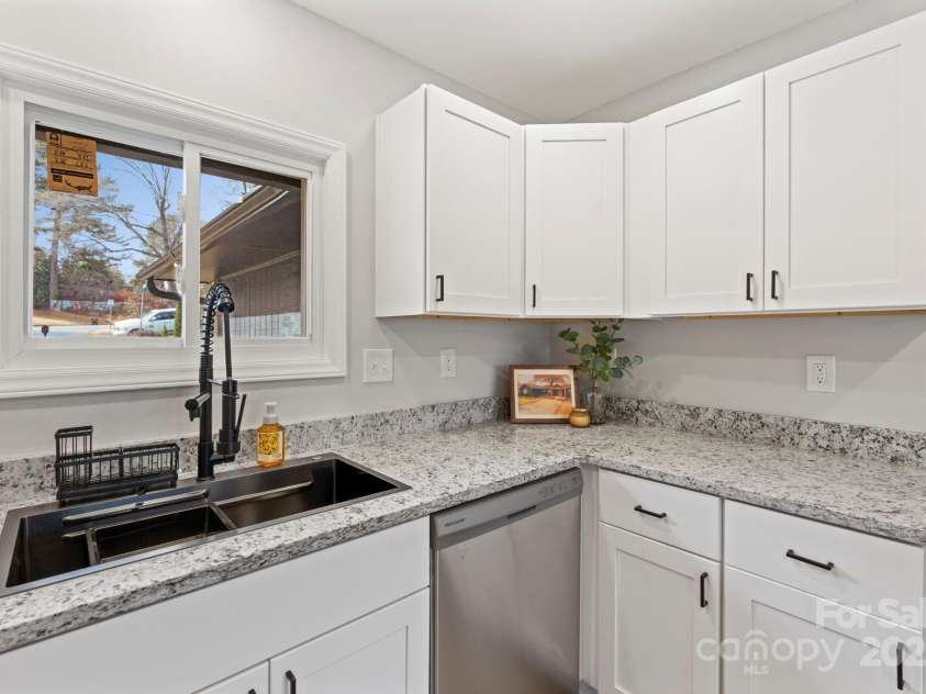 274 Hatley Circle, Concord, NC 28025.  MLS# CAR4309892, YatesRealty ID 991. 