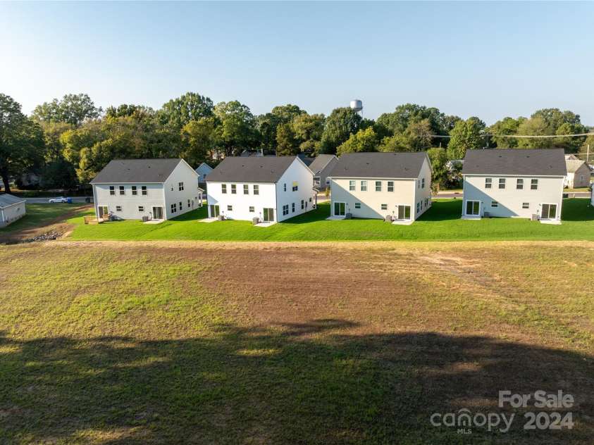 630 Smith Street, Mooresville, NC 28115.  MLS# CAR4206727, YatesRealty ID 991. 