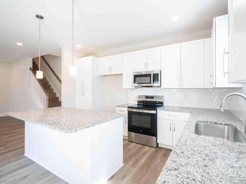 630 Smith Street, Mooresville, NC 28115.  MLS# CAR4206727, YatesRealty ID 991. 