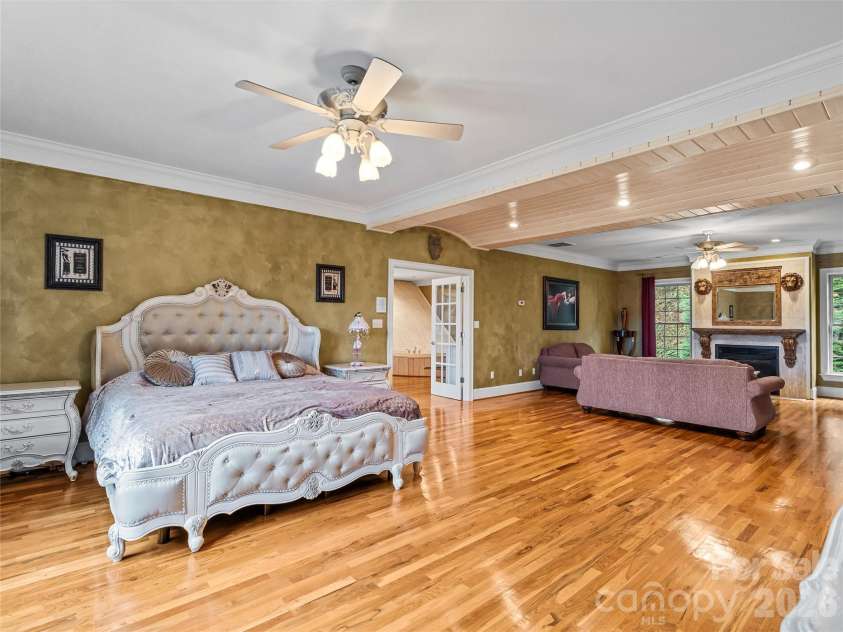 2983 Rockwood Drive, Lenoir, NC 28645.  MLS# CAR4324636, YatesRealty ID 9910. 