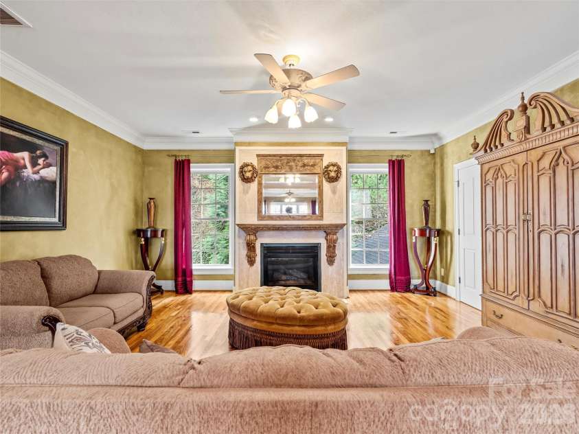 2983 Rockwood Drive, Lenoir, NC 28645.  MLS# CAR4324636, YatesRealty ID 9910. 