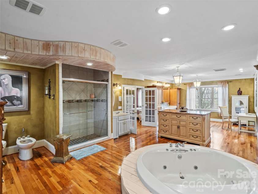 2983 Rockwood Drive, Lenoir, NC 28645.  MLS# CAR4324636, YatesRealty ID 9910. 