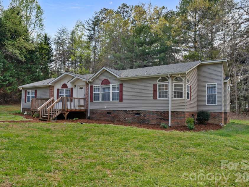 4669 River Trail Lane, Granite Falls, NC 28630.  MLS# CAR4364980, YatesRealty ID 9910. 
