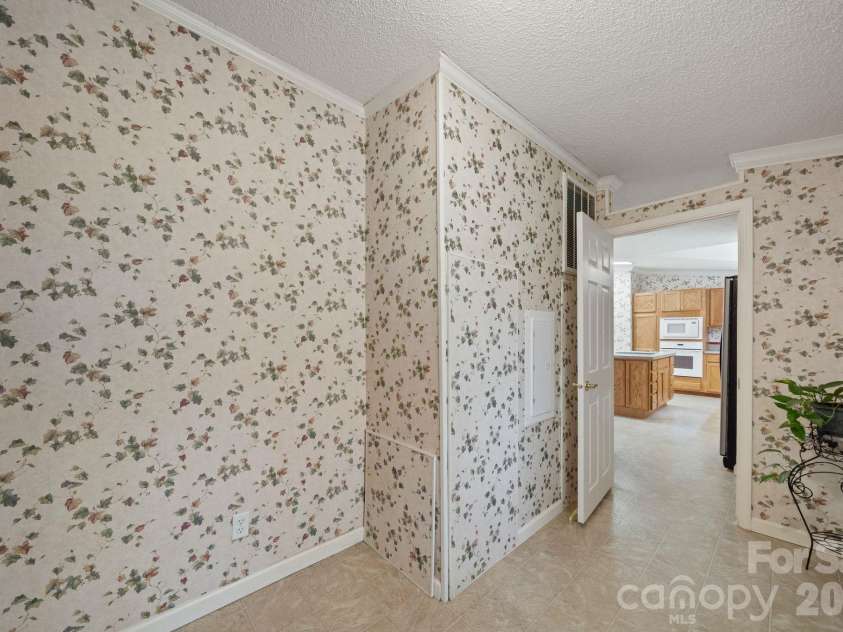 4669 River Trail Lane, Granite Falls, NC 28630.  MLS# CAR4364980, YatesRealty ID 9910. Laundry Room