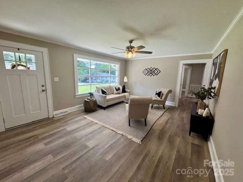 105 Baldwin Avenue, Kannapolis, NC 28083.  MLS# CAR4249404, YatesRealty ID 9912. 