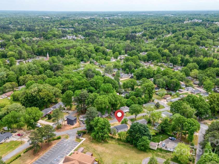 105 Baldwin Avenue, Kannapolis, NC 28083.  MLS# CAR4249404, YatesRealty ID 9912. 