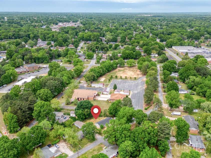 105 Baldwin Avenue, Kannapolis, NC 28083.  MLS# CAR4249404, YatesRealty ID 9912. 