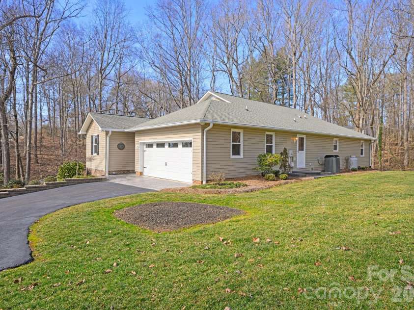 109 Normandy Avenue, Boonville, NC 27011.  MLS# CAR4362236, YatesRealty ID 9913. 