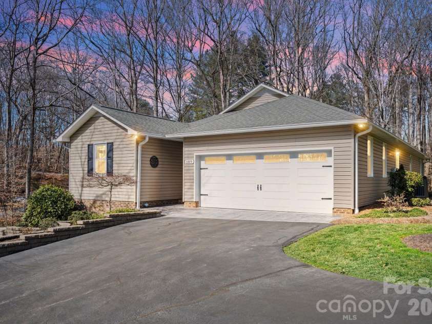 109 Normandy Avenue, Boonville, NC 27011.  MLS# CAR4362236, YatesRealty ID 9913. 