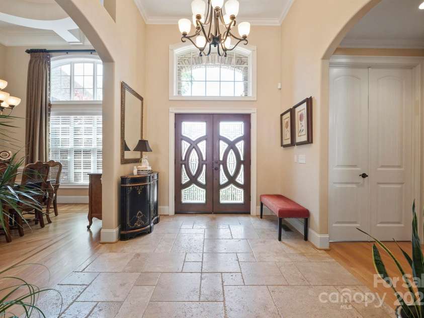 5016 Woodwinds Drive, Hickory, NC 28601.  MLS# CAR4245844, YatesRealty ID 9914. 