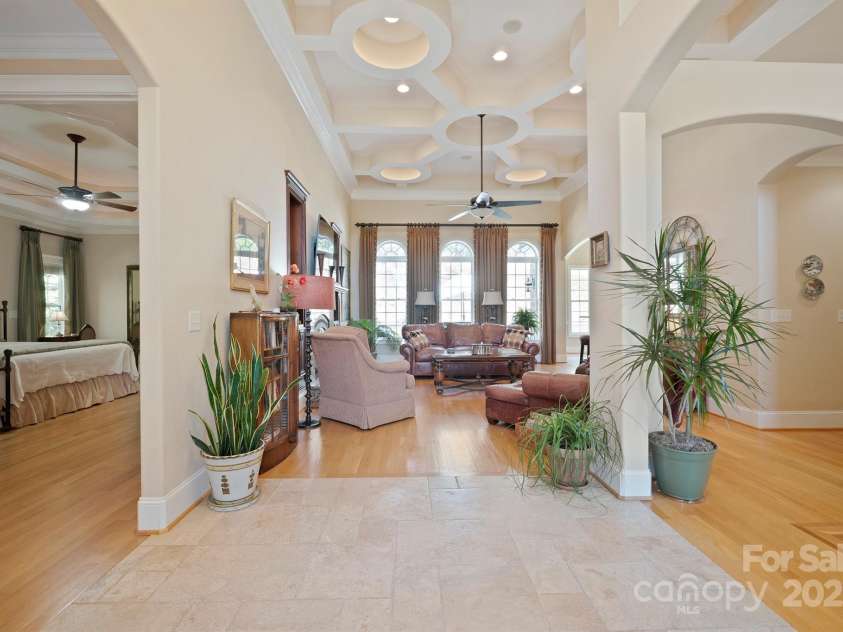 5016 Woodwinds Drive, Hickory, NC 28601.  MLS# CAR4245844, YatesRealty ID 9914. 