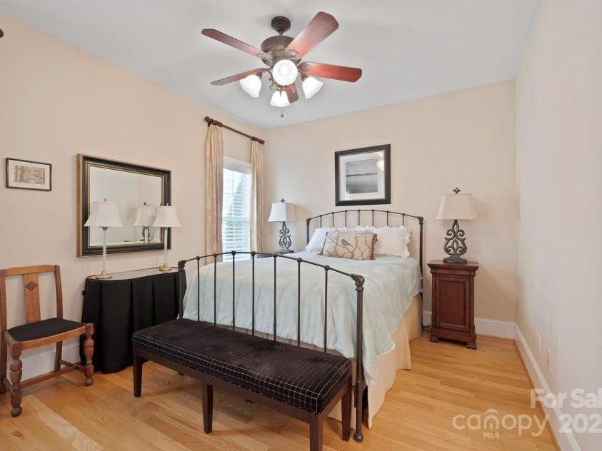 5016 Woodwinds Drive, Hickory, NC 28601.  MLS# CAR4245844, YatesRealty ID 9914. 