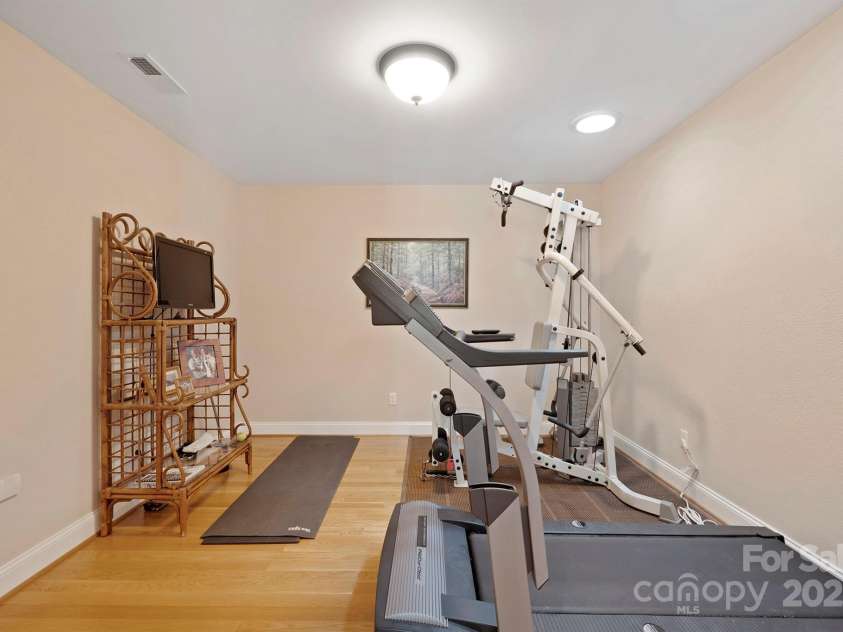 5016 Woodwinds Drive, Hickory, NC 28601.  MLS# CAR4245844, YatesRealty ID 9914. 