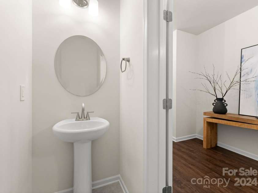 6034 Jepson Court, Charlotte, NC 28214.  MLS# CAR4174368, YatesRealty ID 9915. 